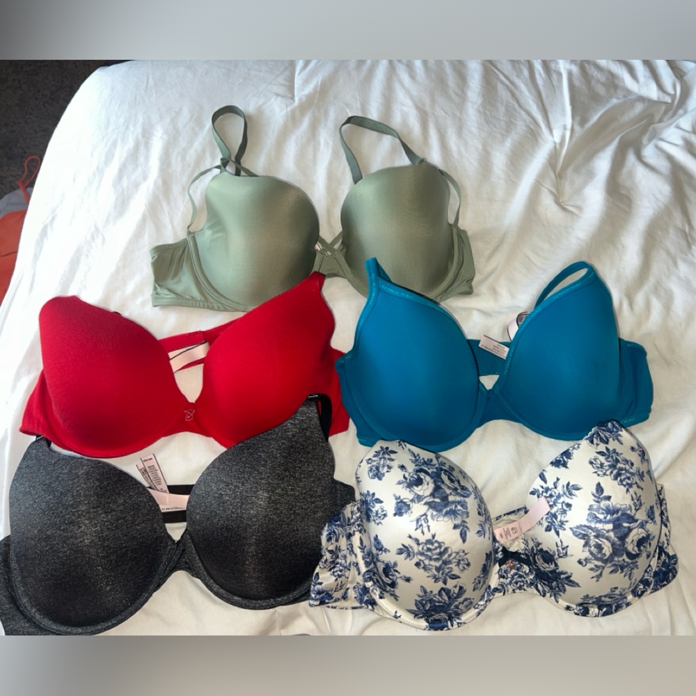 38C Victoria secret bra lot!